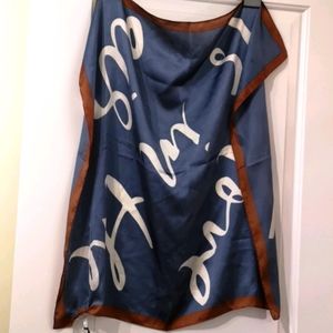 Square Scarf with satin-like feel
